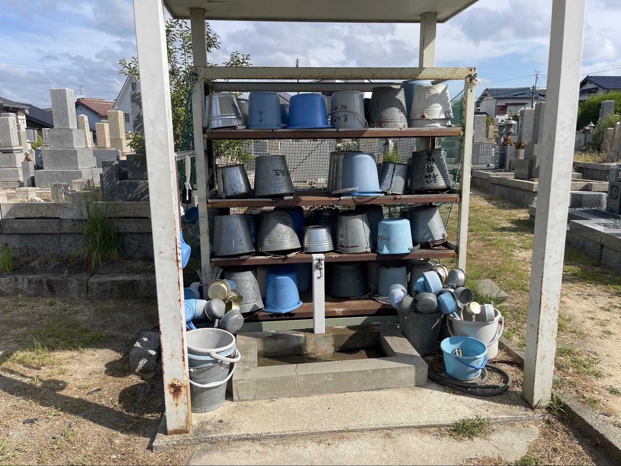 松並墓地