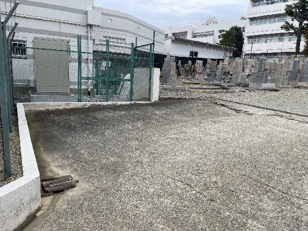 寺畑墓地の駐車スペース