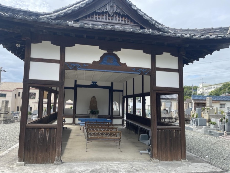 火打墓地の休憩スペース